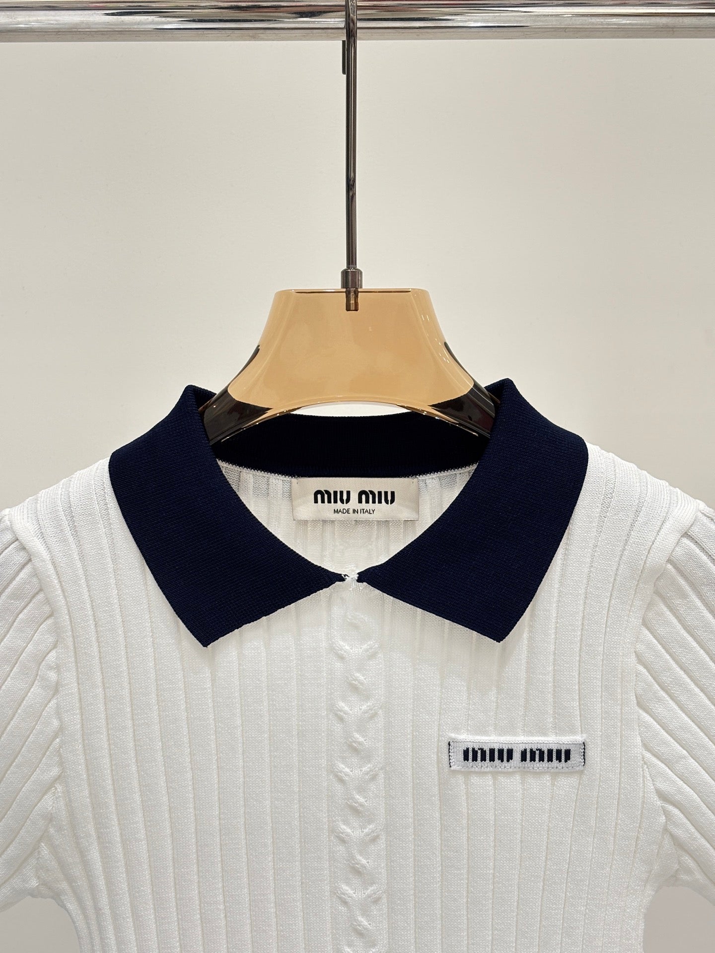 2026 new arrival, lapel collar, color-block knitted short-sleeved top.