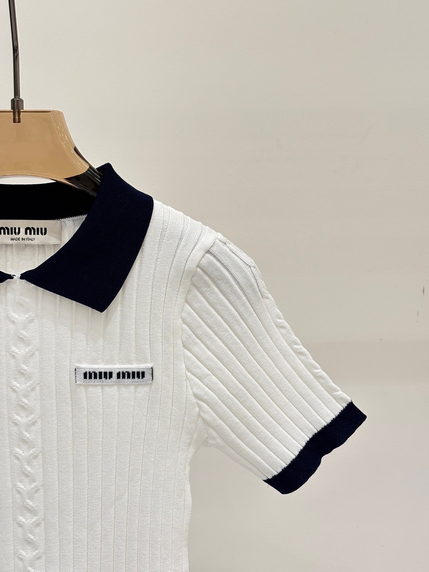 2026 new arrival, lapel collar, color-block knitted short-sleeved top.