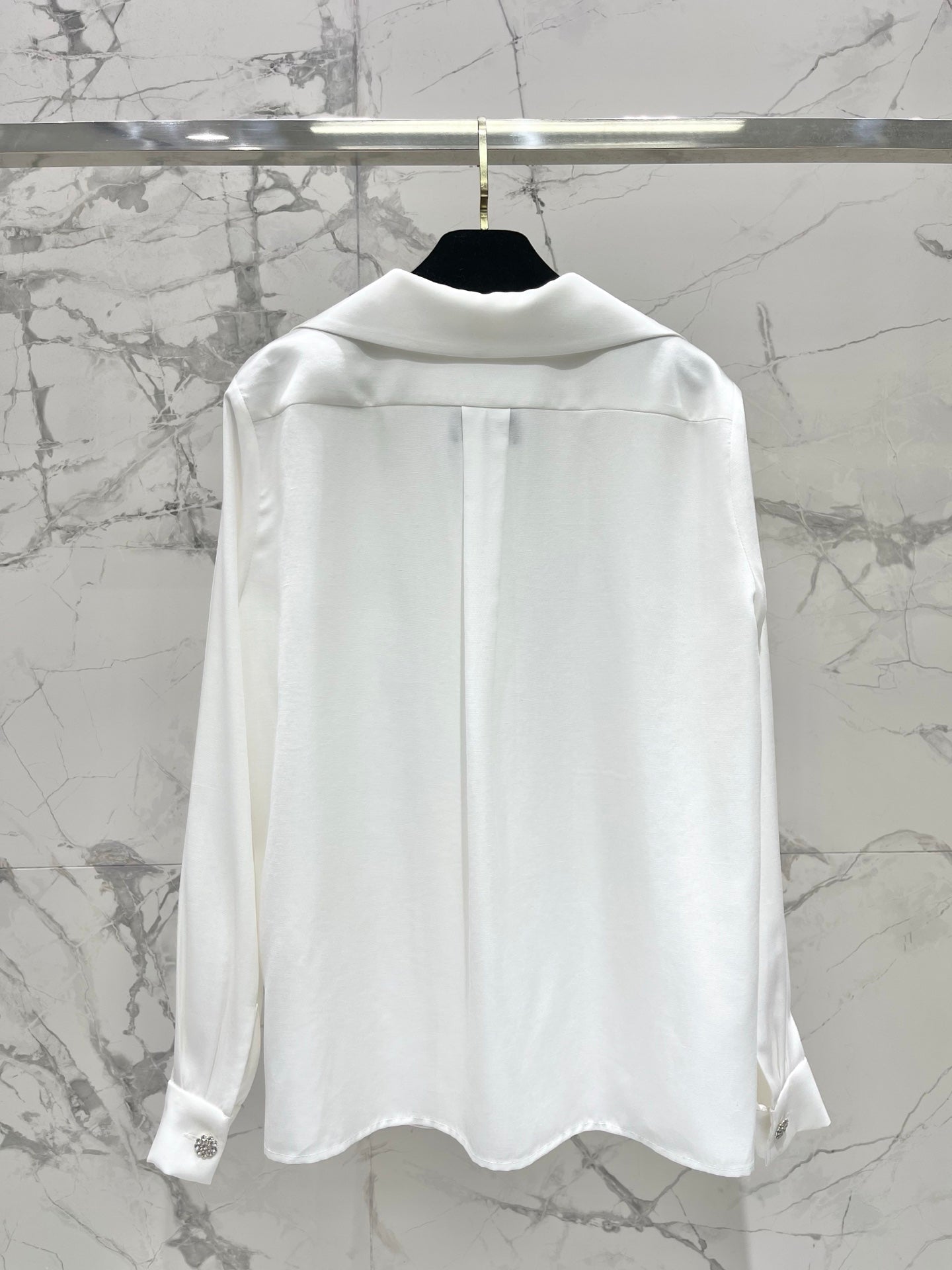 Oversized lapel V-neck shirt and wide-leg pants set