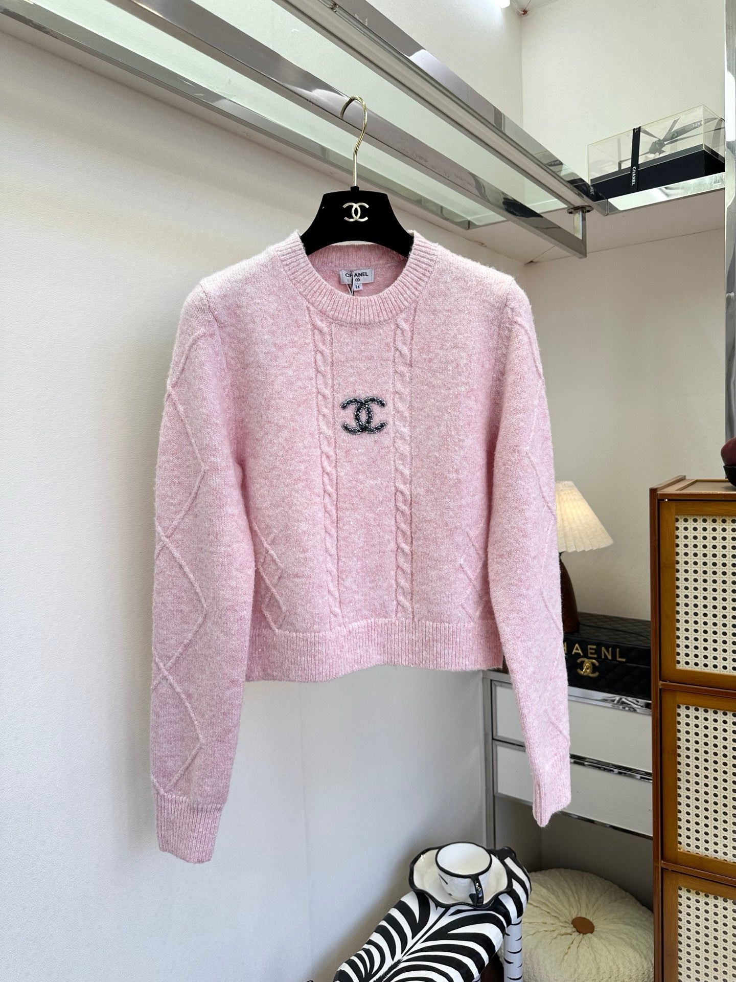 26 New Style Diamond Pattern Knitted Sweater