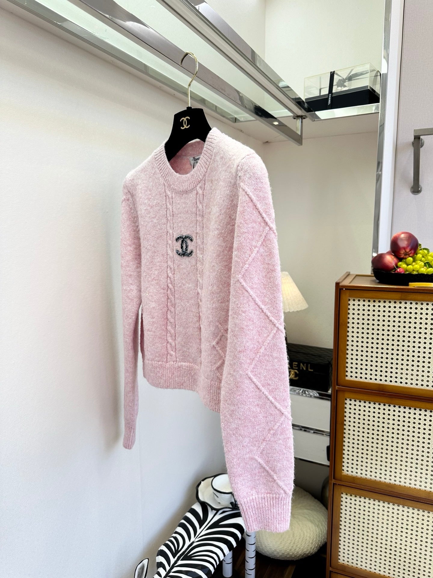 26 New Style Diamond Pattern Knitted Sweater
