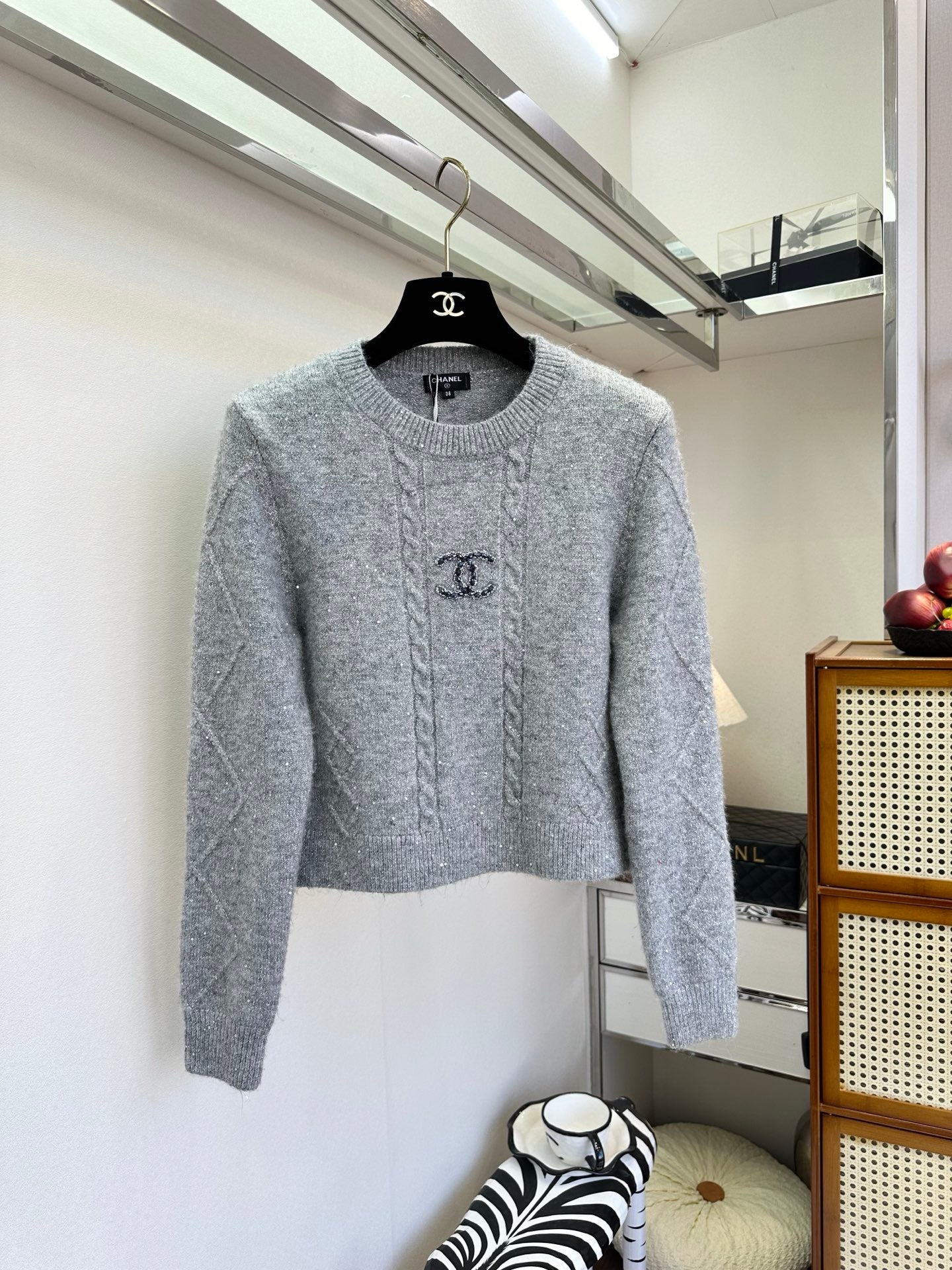 26 New Style Diamond Pattern Knitted Sweater