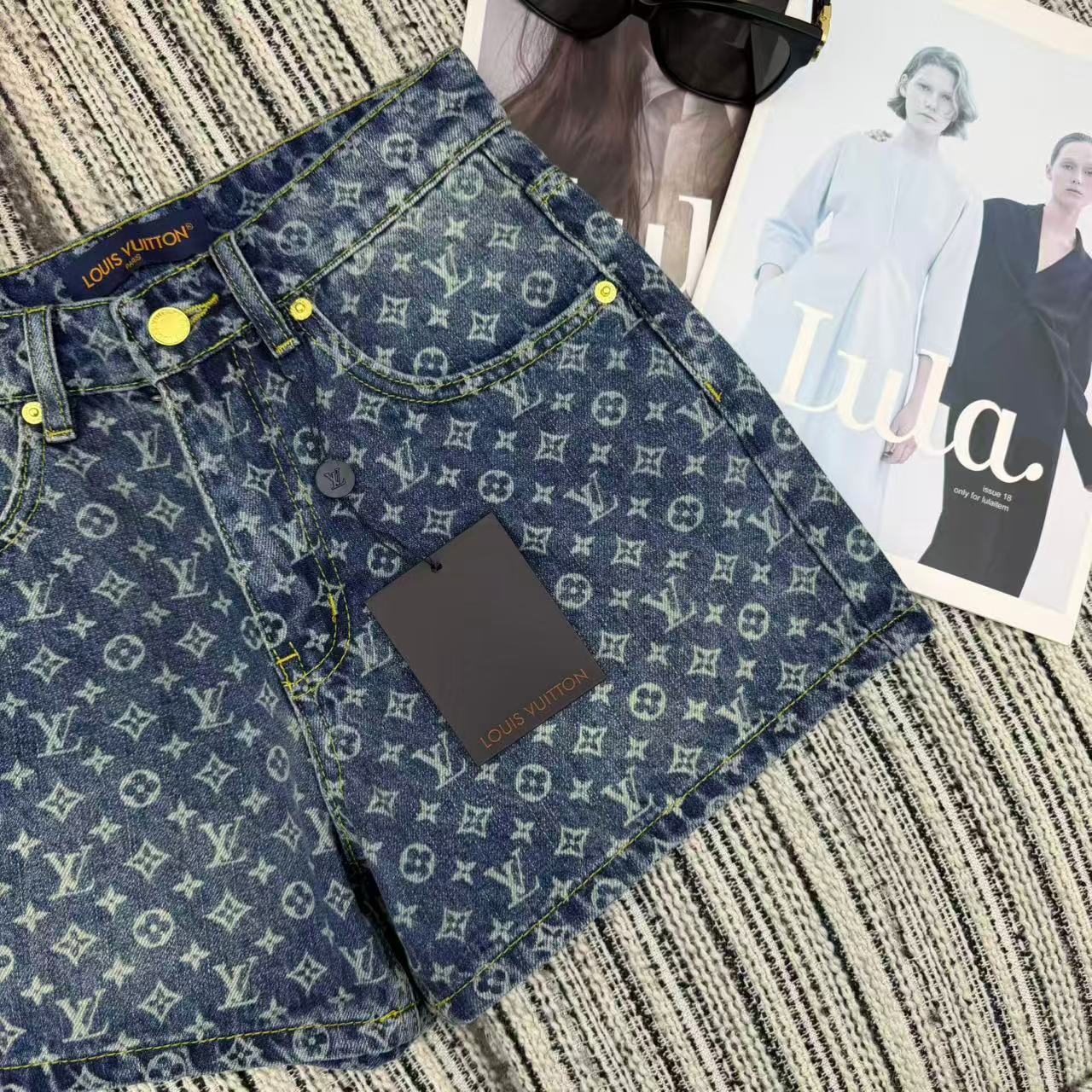 26 New Style Logo Print Denim Shorts