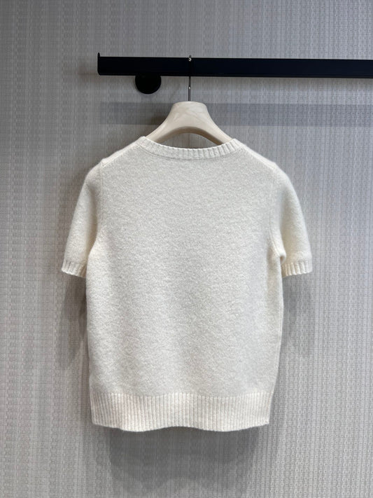 26 New Floral Embroidered Short-Sleeve Knit Top