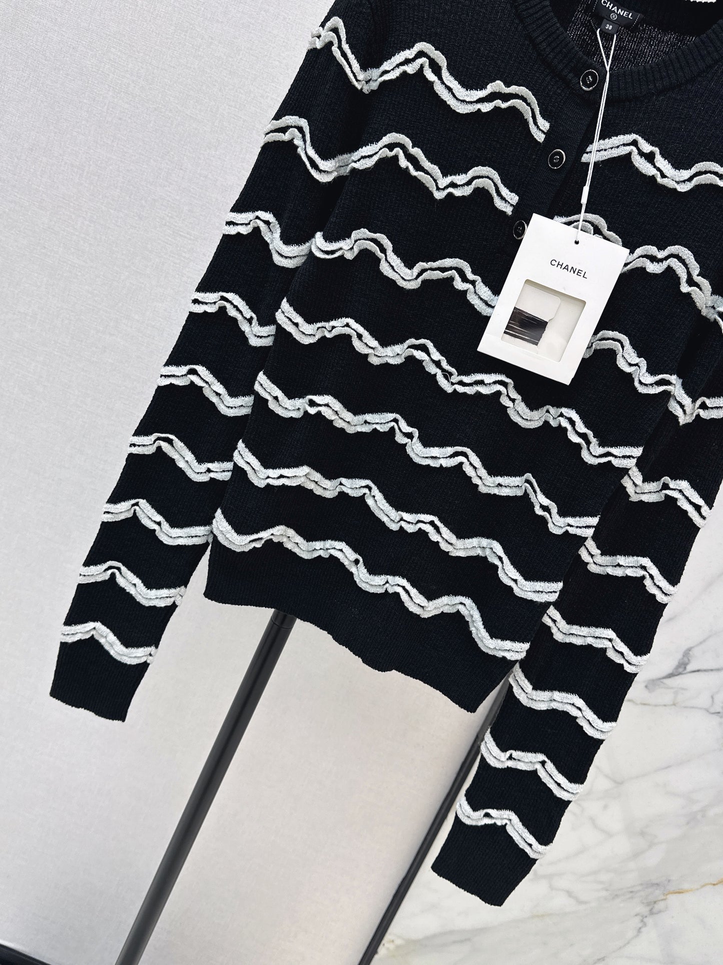 26 Newest Wave Pattern Knit Top