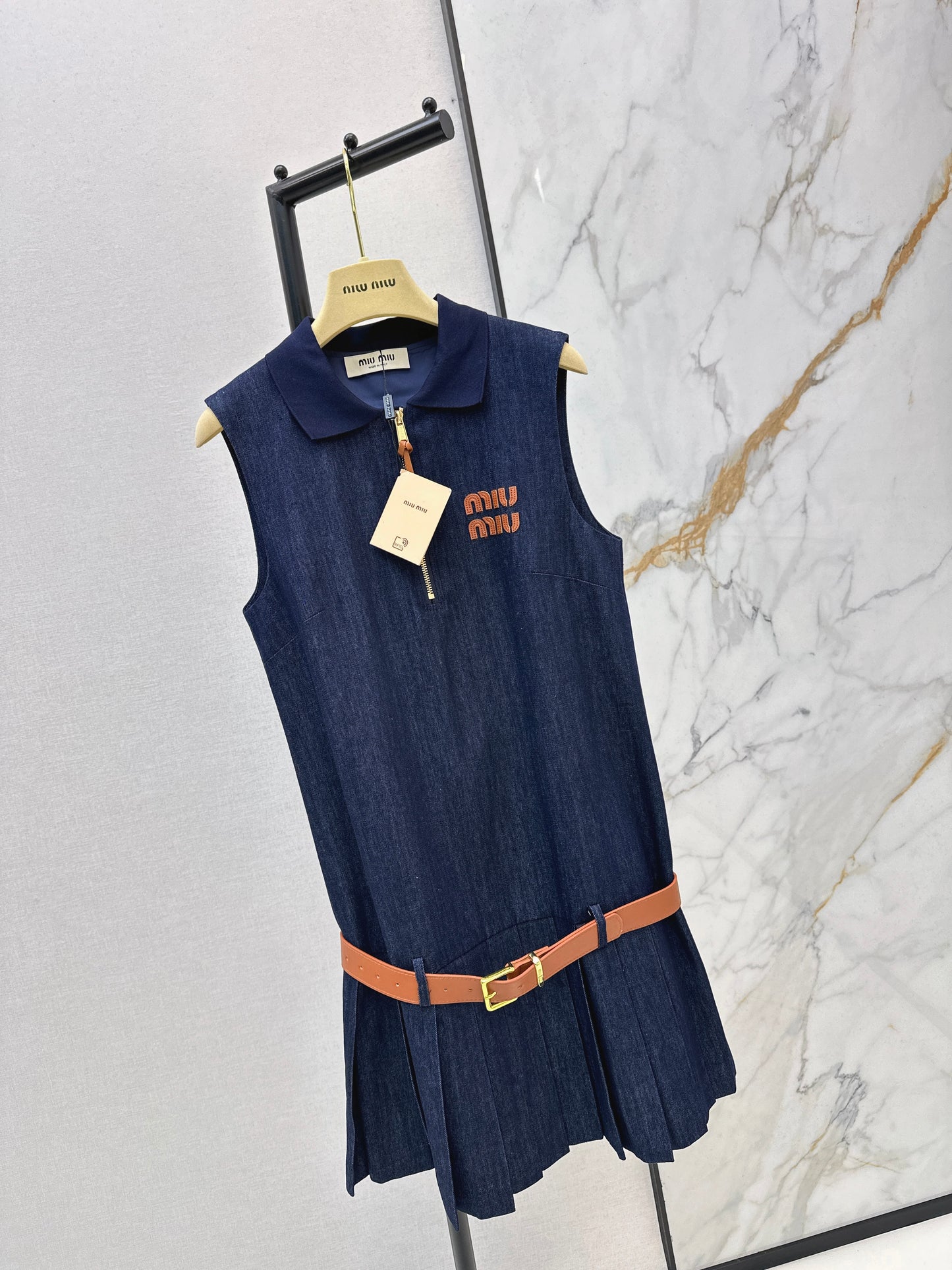 26 New Denim Sleeveless Pleated Dress