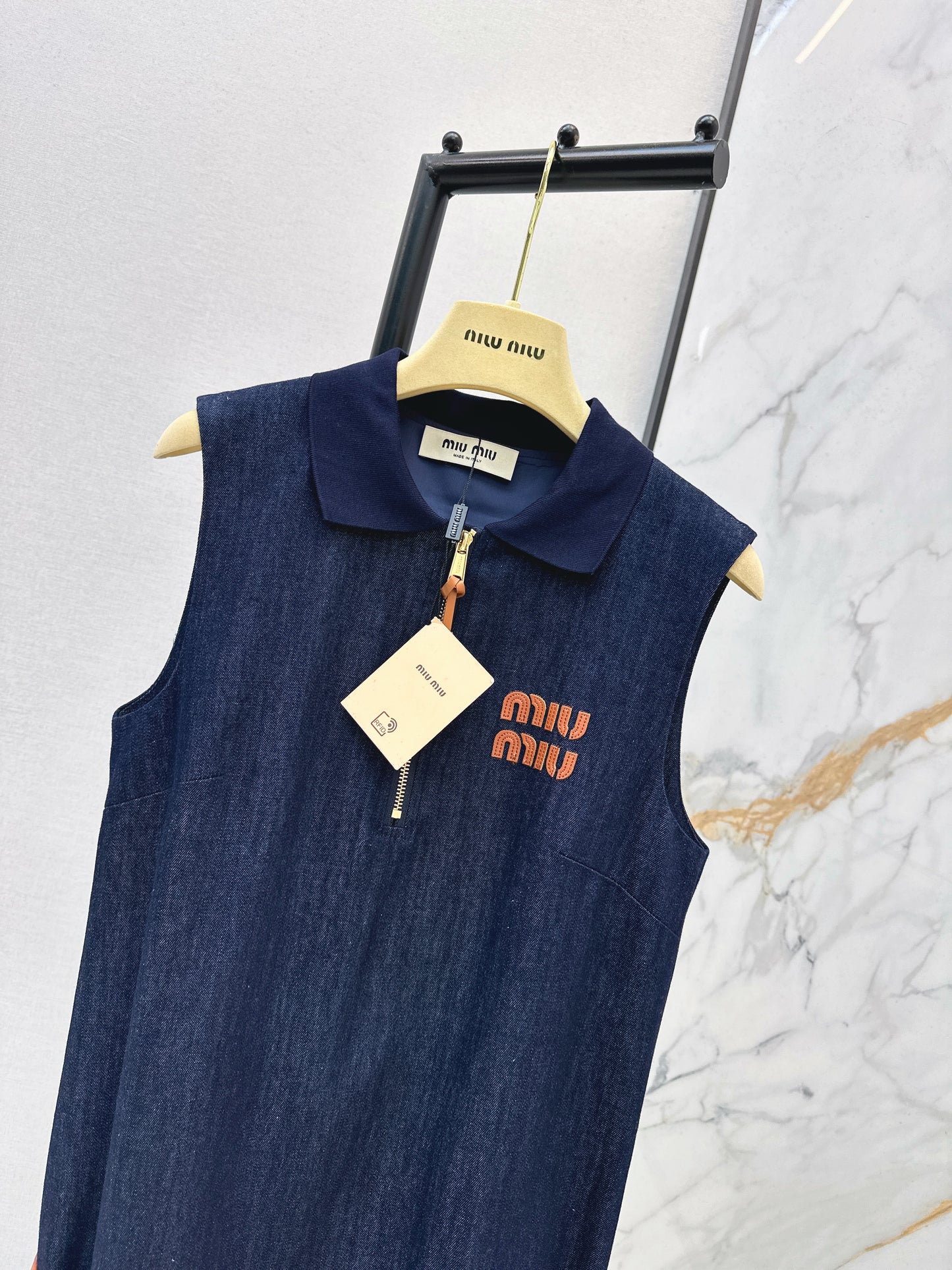 26 New Denim Sleeveless Pleated Dress