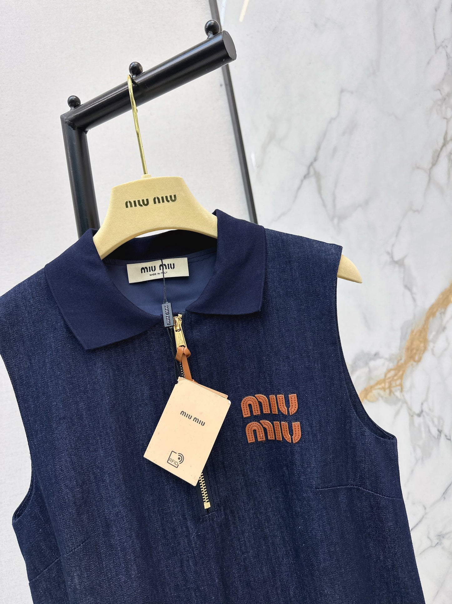 26 New Denim Sleeveless Pleated Dress