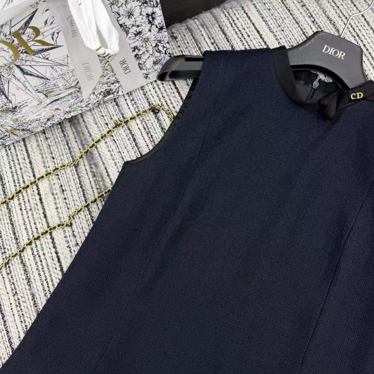 26. Round-Neck Sleeveless Dress