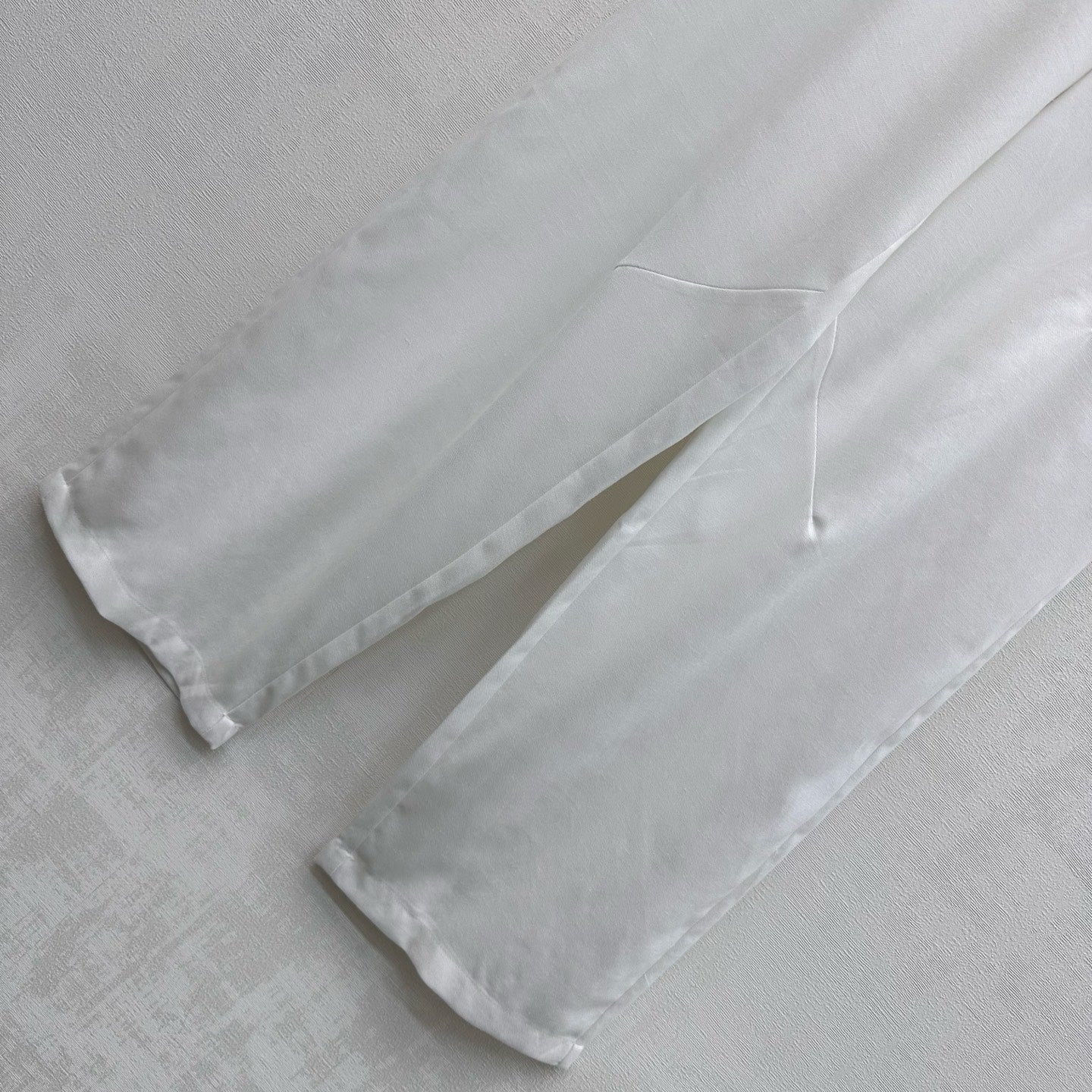 26. Straight-Leg Trousers with Drawstring Waist