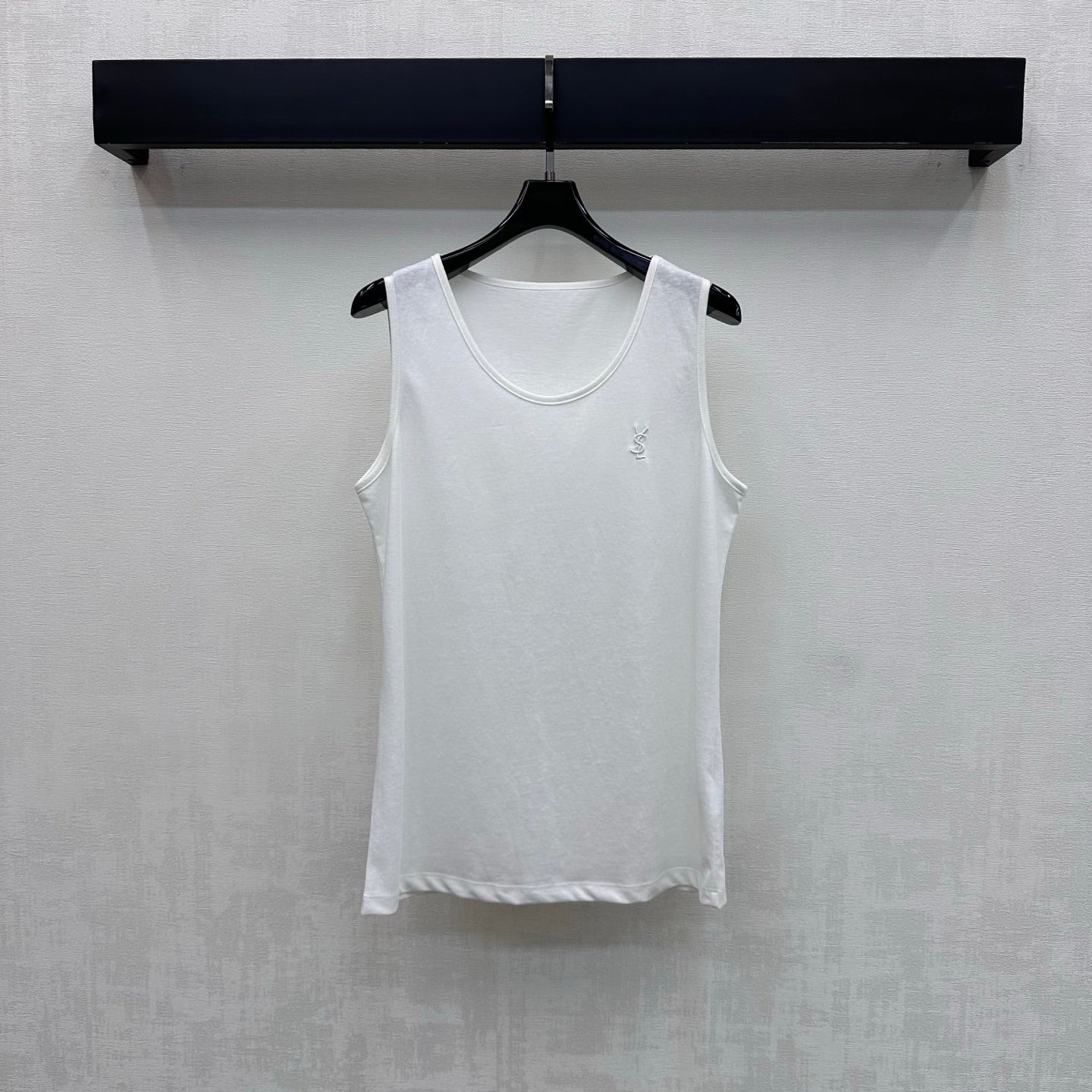 26 New Style Embroidered Logo Vest