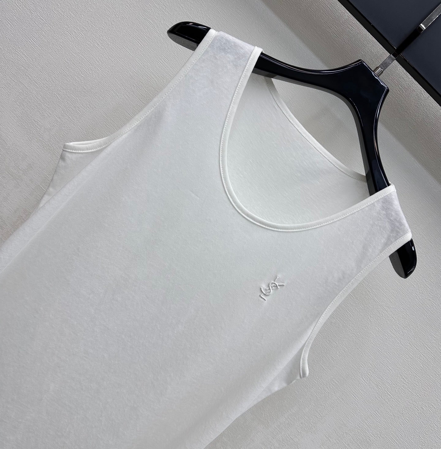 26 New Style Embroidered Logo Vest