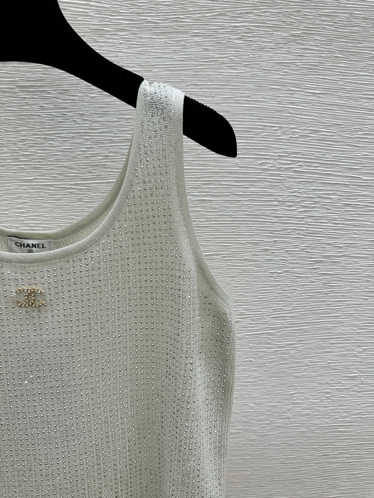 26 Rhinestone-Embellished Crew Neck Knit Vest